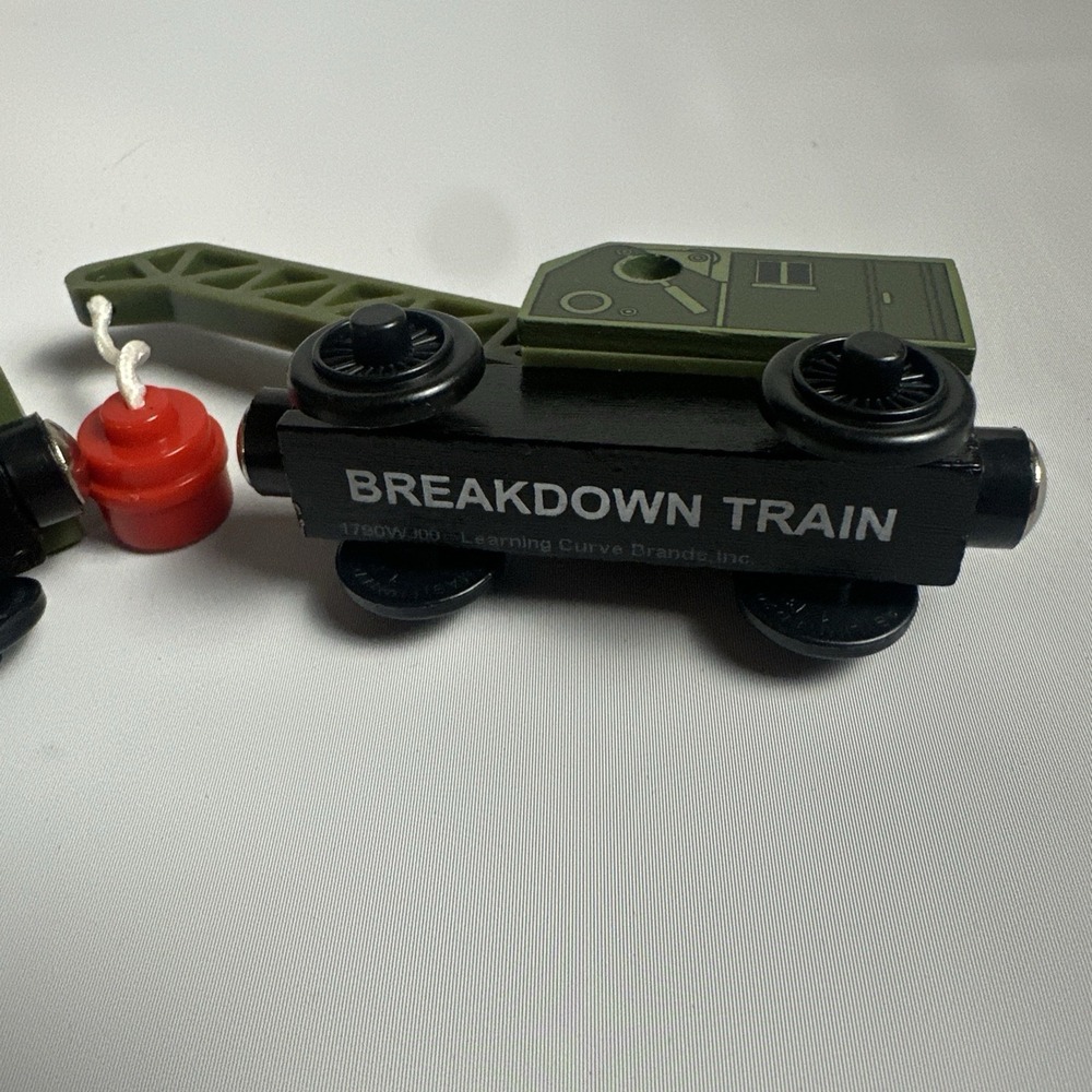 Thomas & Friends Wooden Railway Breakdown Train Flatbed Tank Engine EUC - Picture 6 of 6